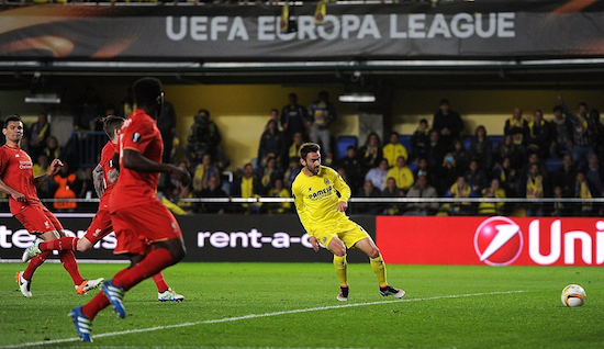 �A�h���A���E���y�X�̃S�[���Ńr�W�����A�������o�v�[���ɐ揟